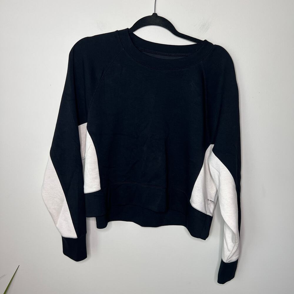 Layer 8 Qwick Dry ColorBlock Cropped Performance Athleisure Top Black Cream SZ L